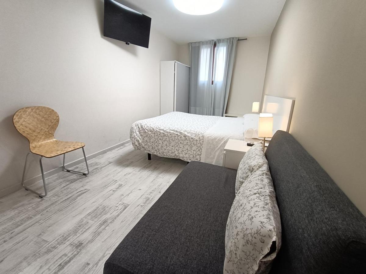 Rey Mundo Hotel Munebrega ภายนอก รูปภาพ