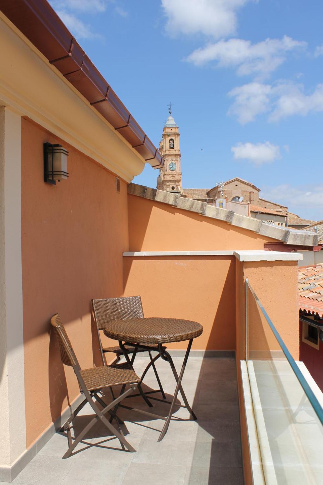Rey Mundo Hotel Munebrega ภายนอก รูปภาพ